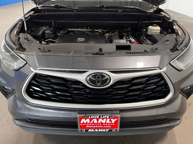 Used 2021 Toyota Highlander XLE FWD image 9