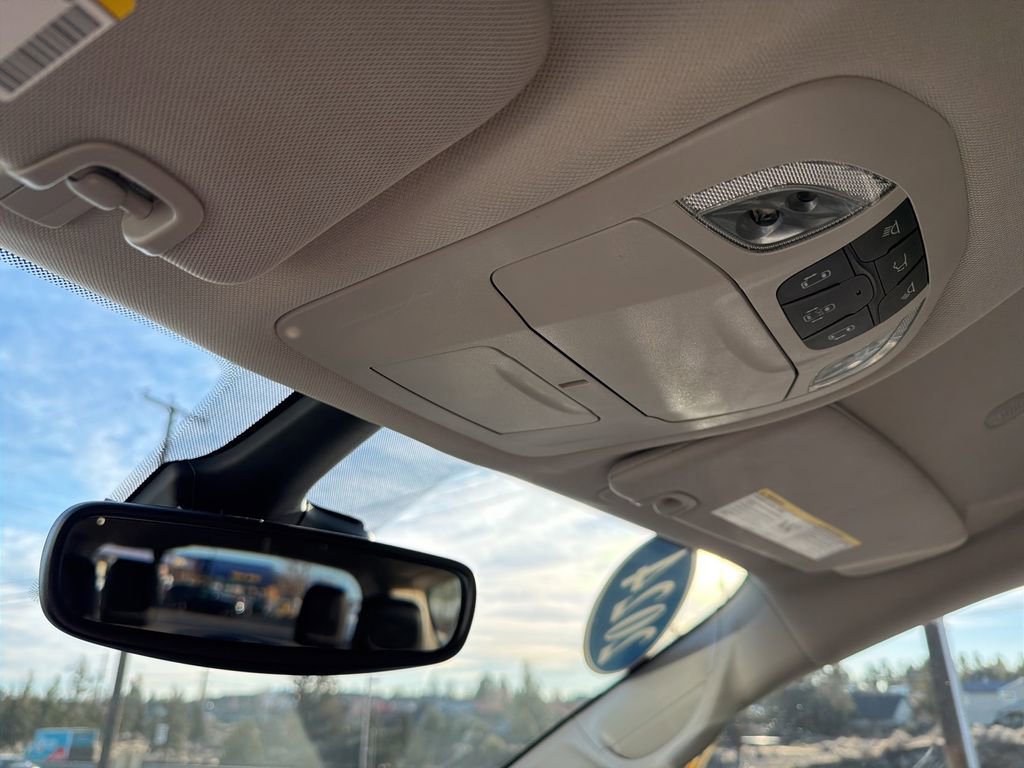 Used 2024 Chrysler Pacifica Touring-L FWD image 82