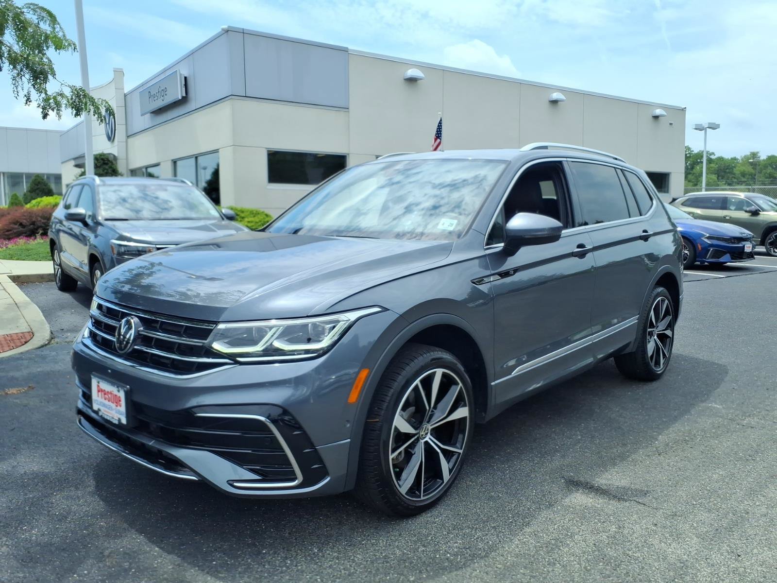 Certified 2023 Volkswagen Tiguan SEL R-Line AWD/4WD image 5