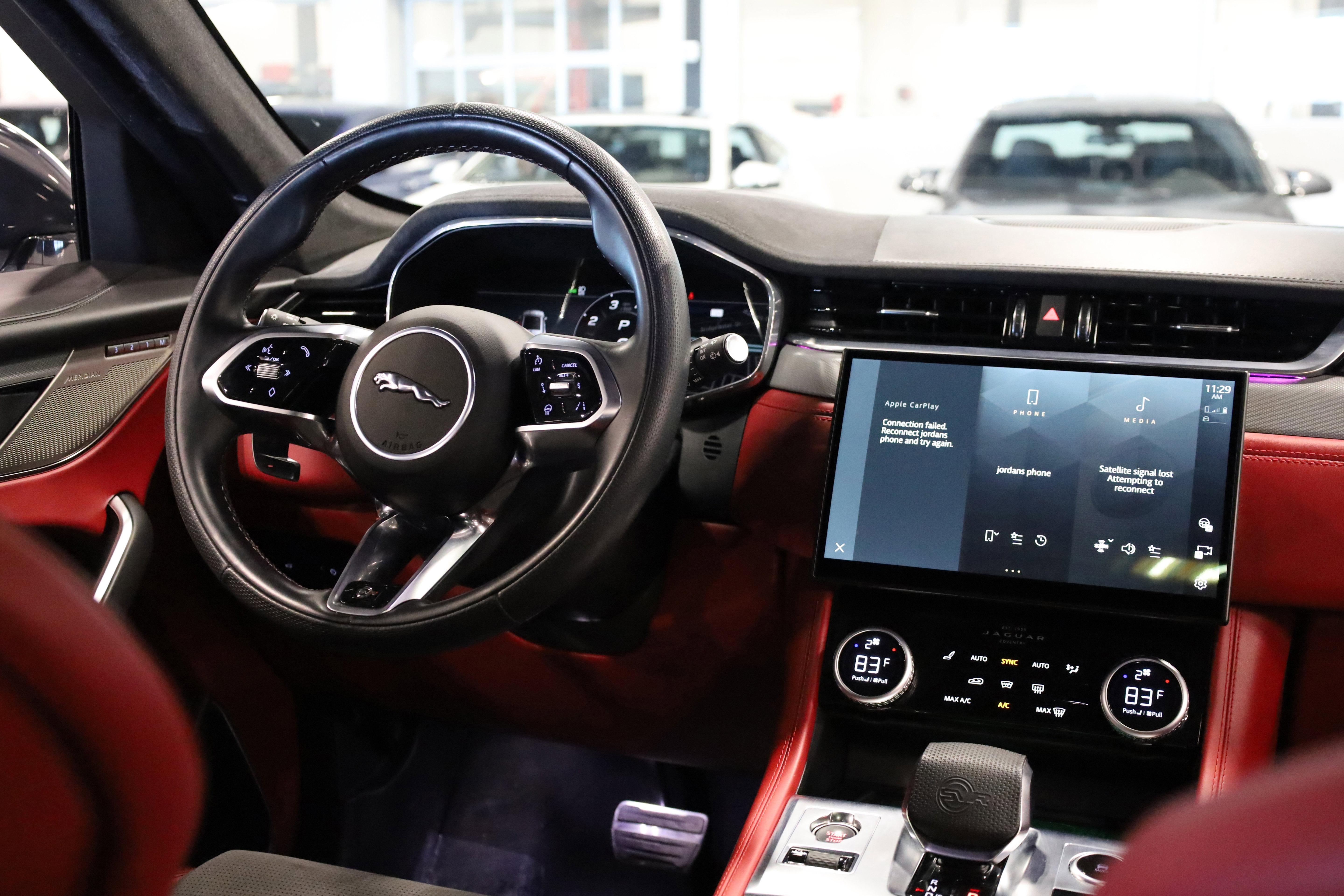 Used 2023 Jaguar F-PACE SVR image 31