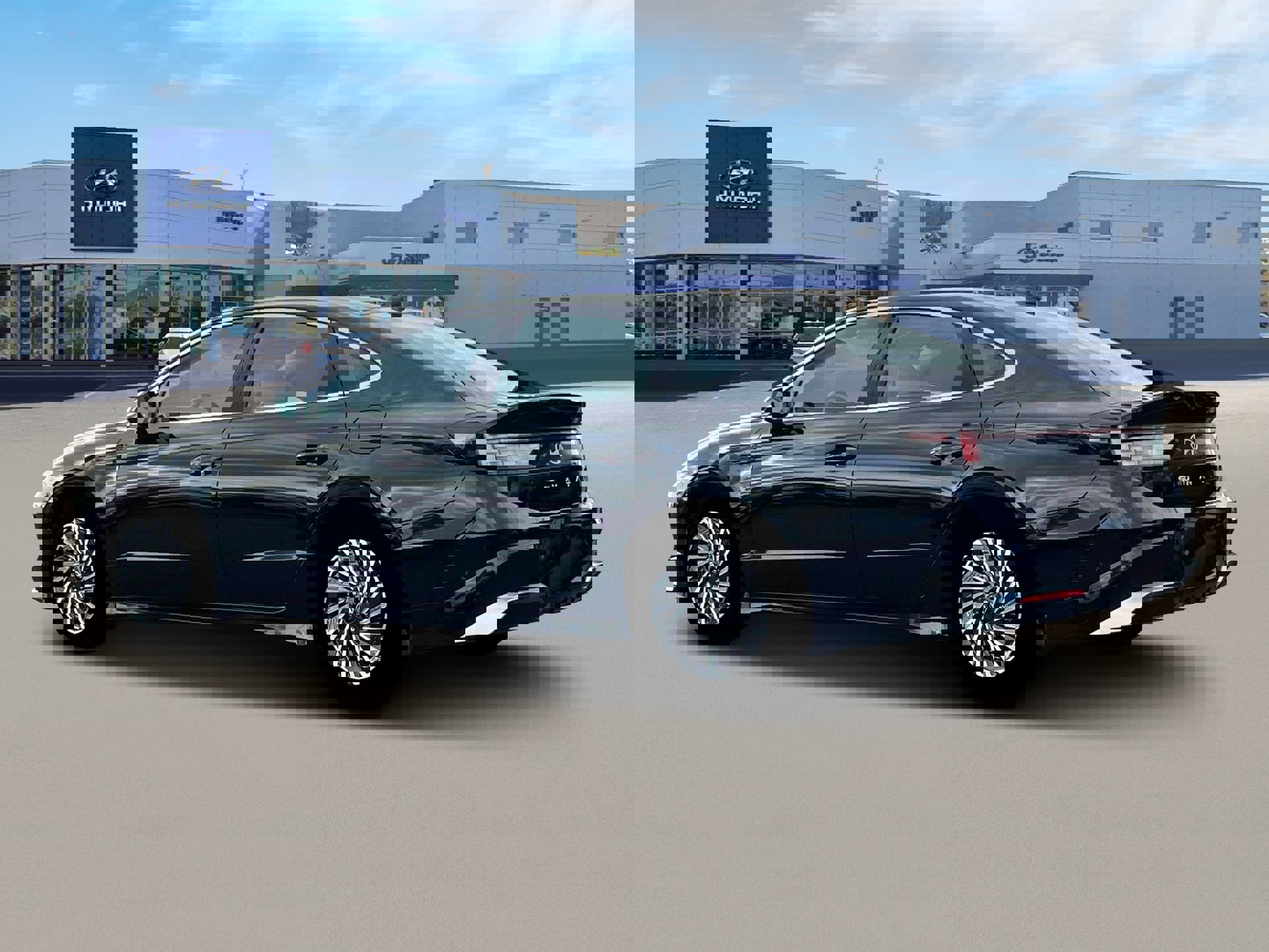 New 2025 Hyundai Sonata Limited image 4