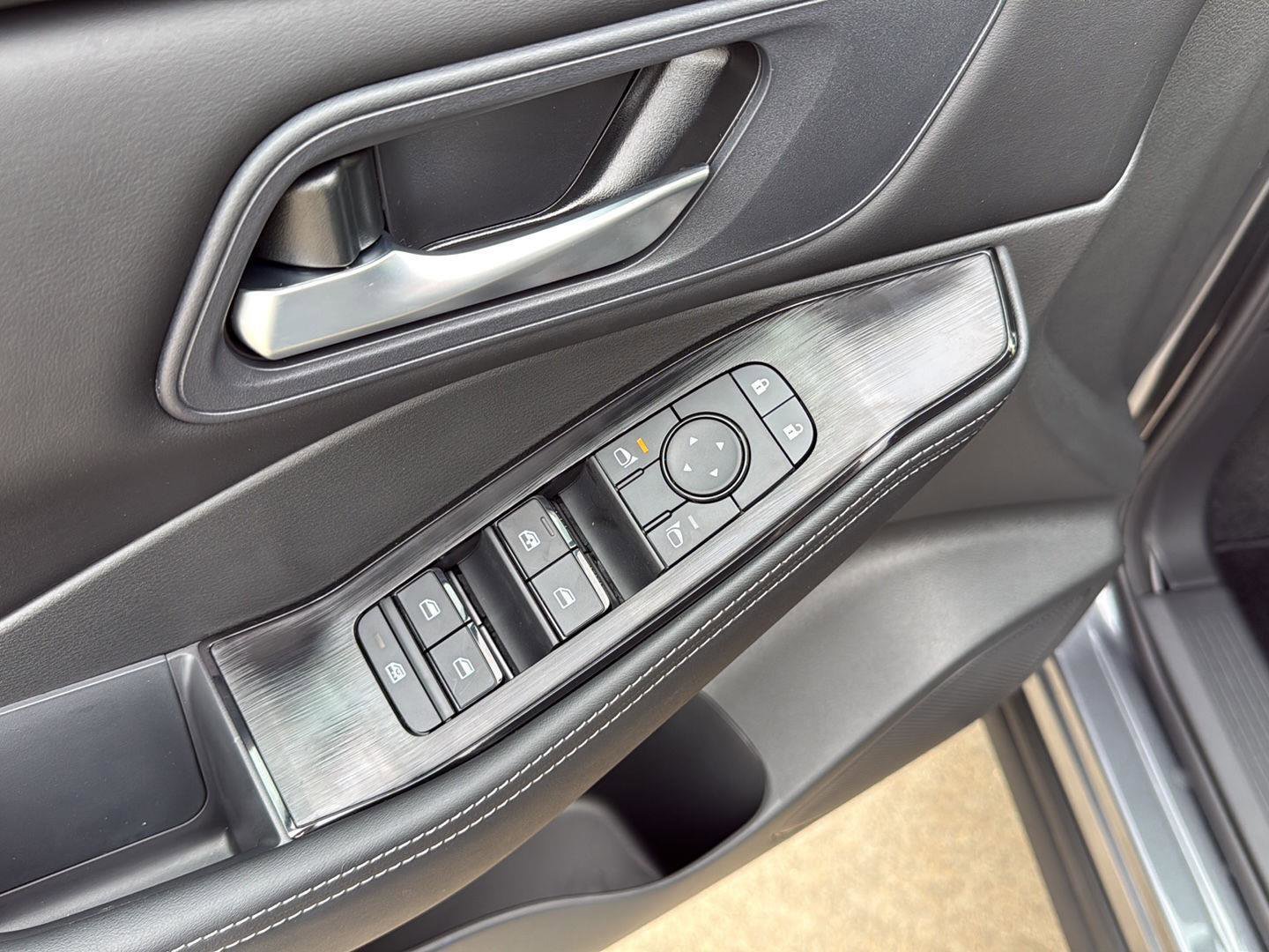 New 2026 Nissan Rogue SV w/ Cold Weather Package FWD image 15