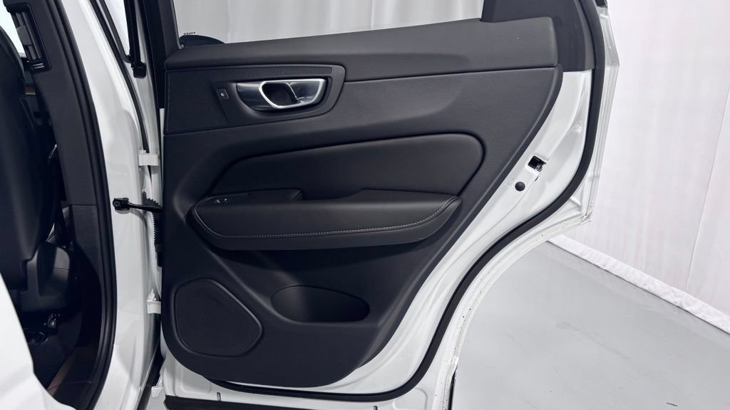 Certified 2024 Volvo XC60 T8 Ultimate AWD/4WD image 27