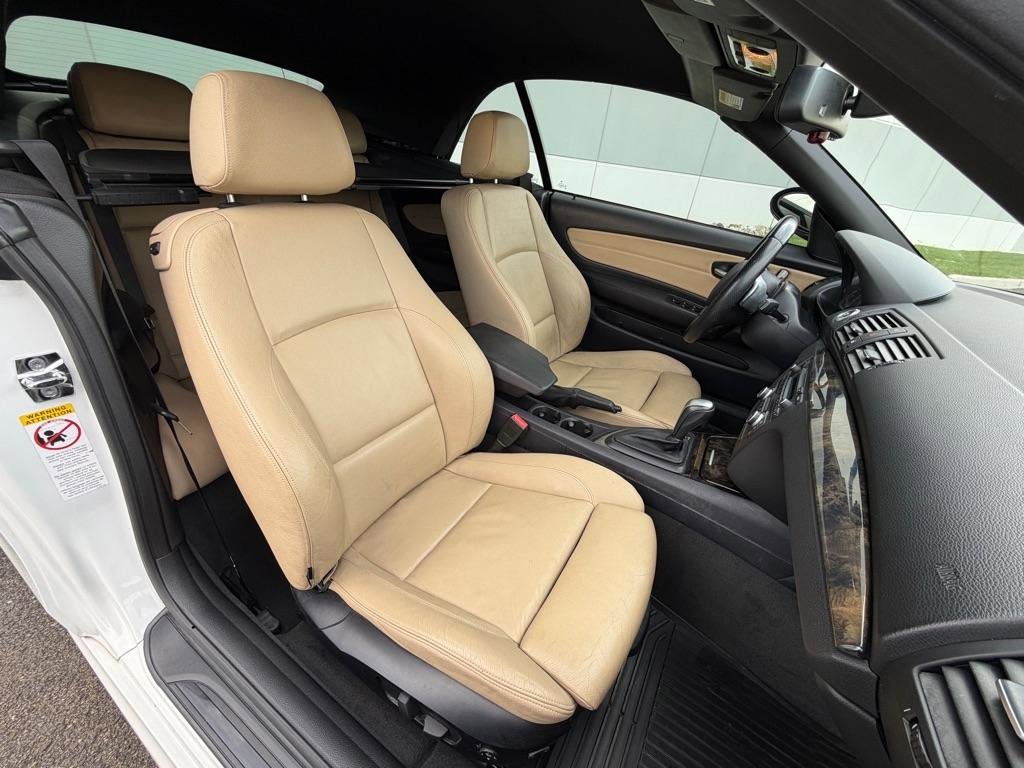 Used 2009 BMW 135i Convertible RWD image 17