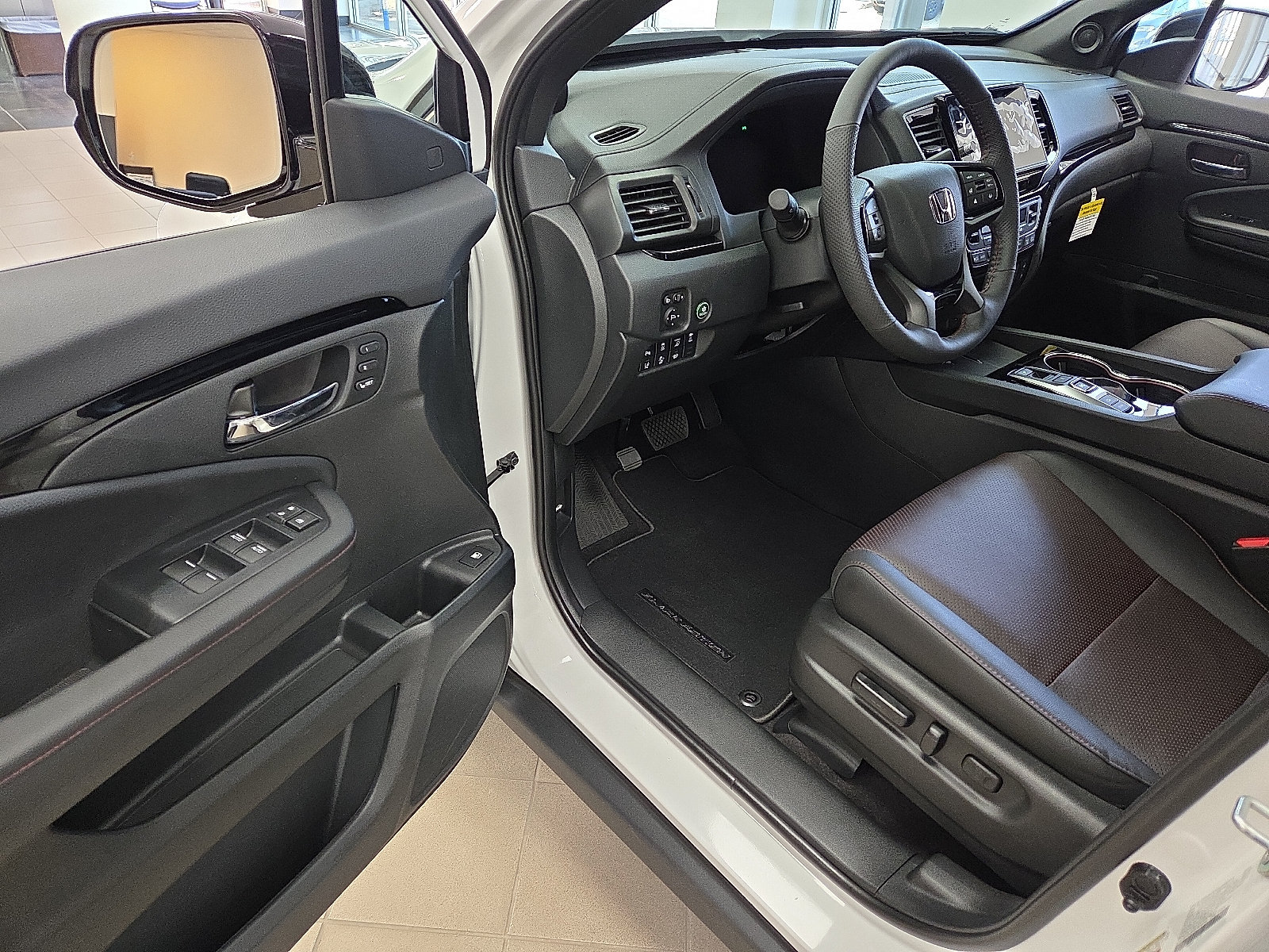 New 2026 Honda Ridgeline Black Edition image 9