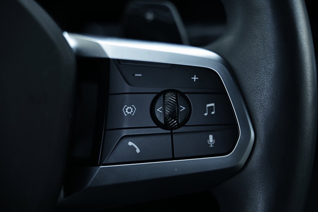 Certified 2025 BMW X2 xDrive28i w/ Technology Package image 36