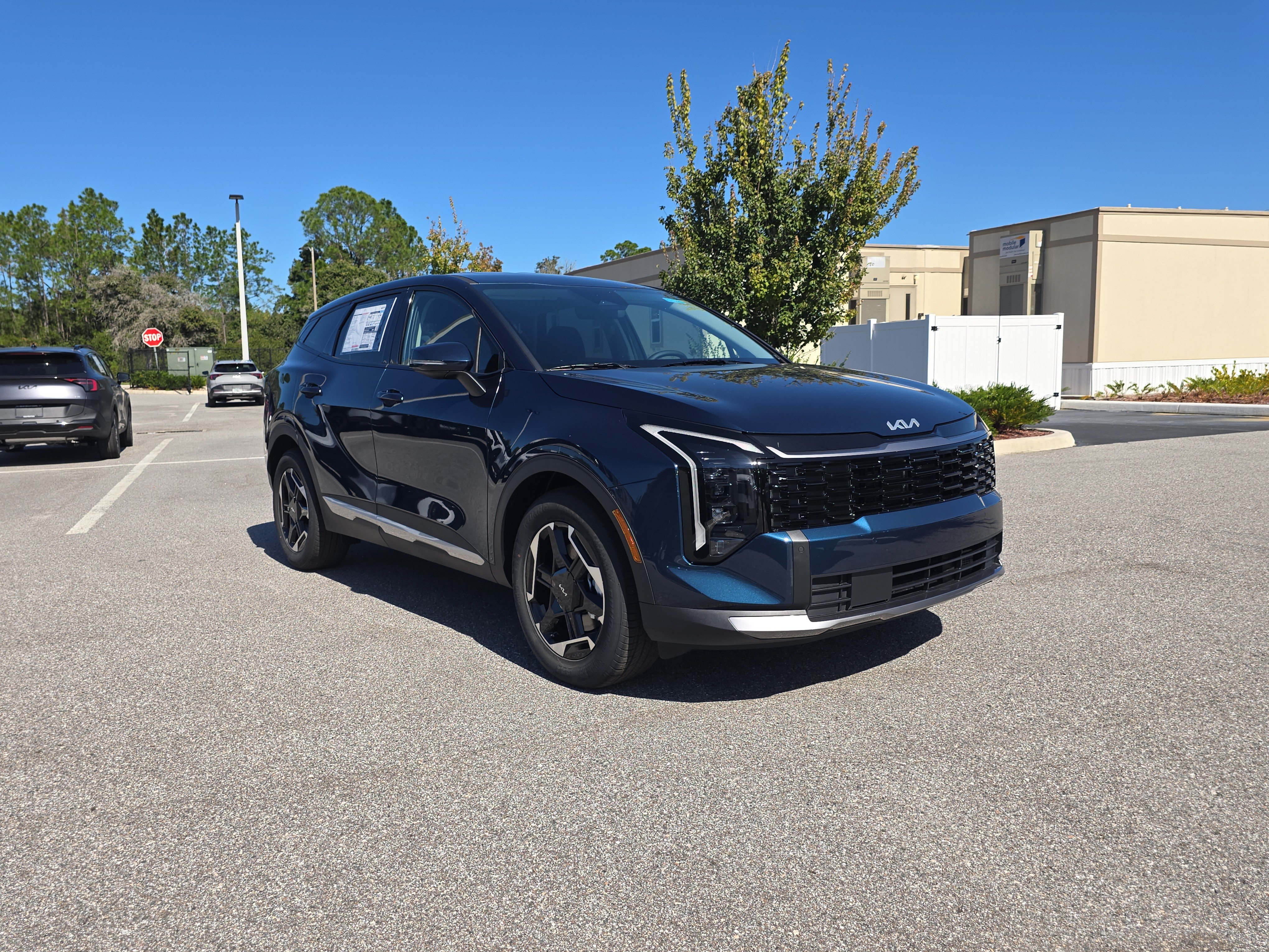 New 2027 Kia Sportage S FWD image 2
