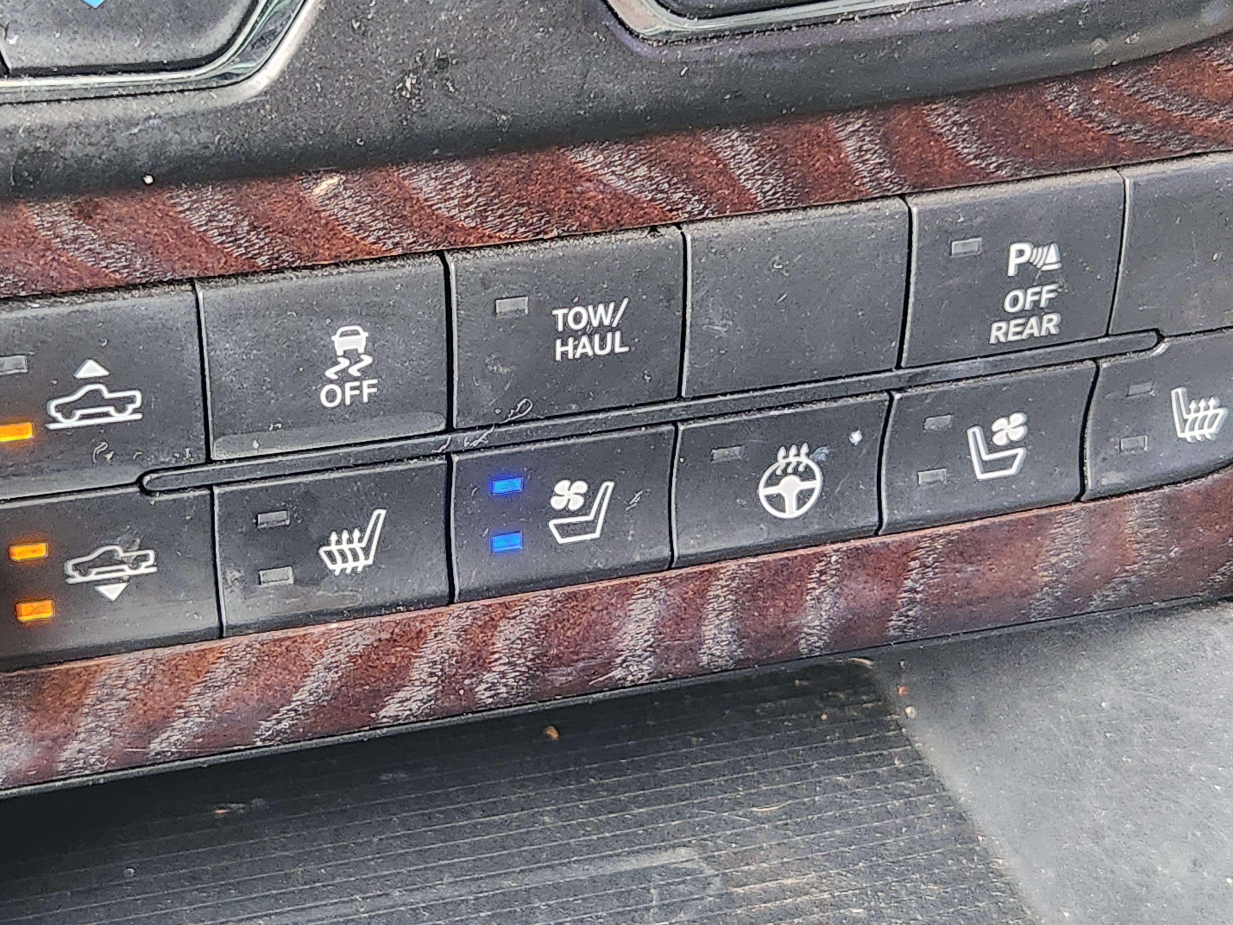 Used 2018 RAM 1500 Laramie Longhorn AWD/4WD image 14