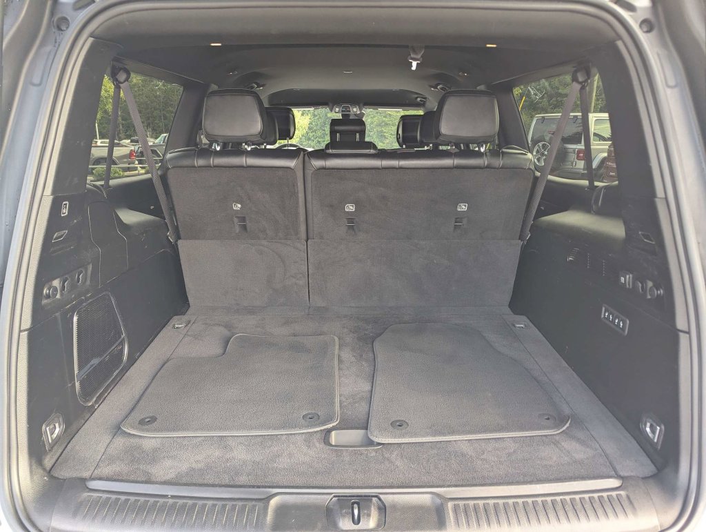 Used 2024 Jeep Wagoneer L Series II w/ Flexible Seating Group AWD/4WD image 12