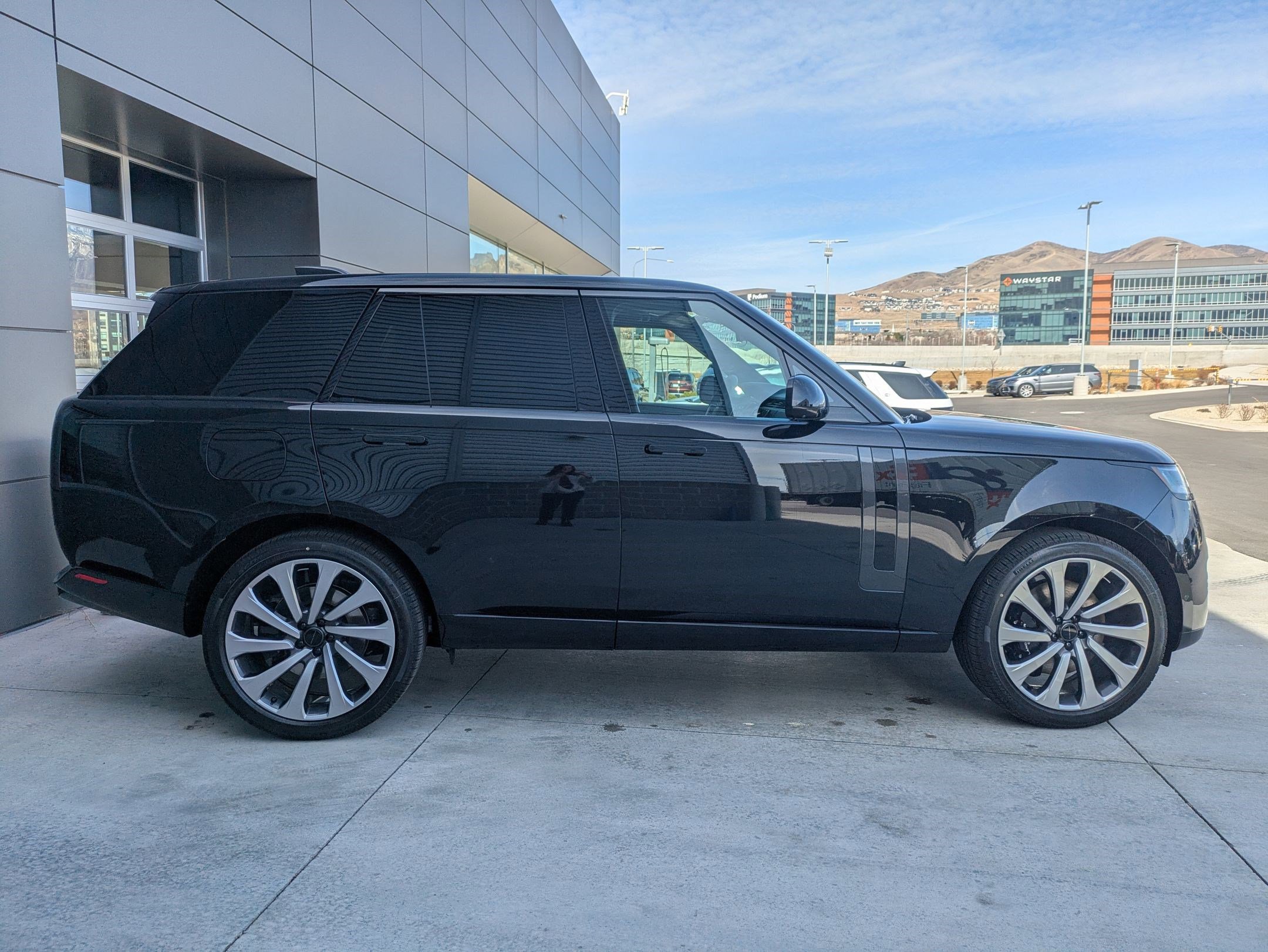 New 2026 Land Rover Range Rover SE image 4