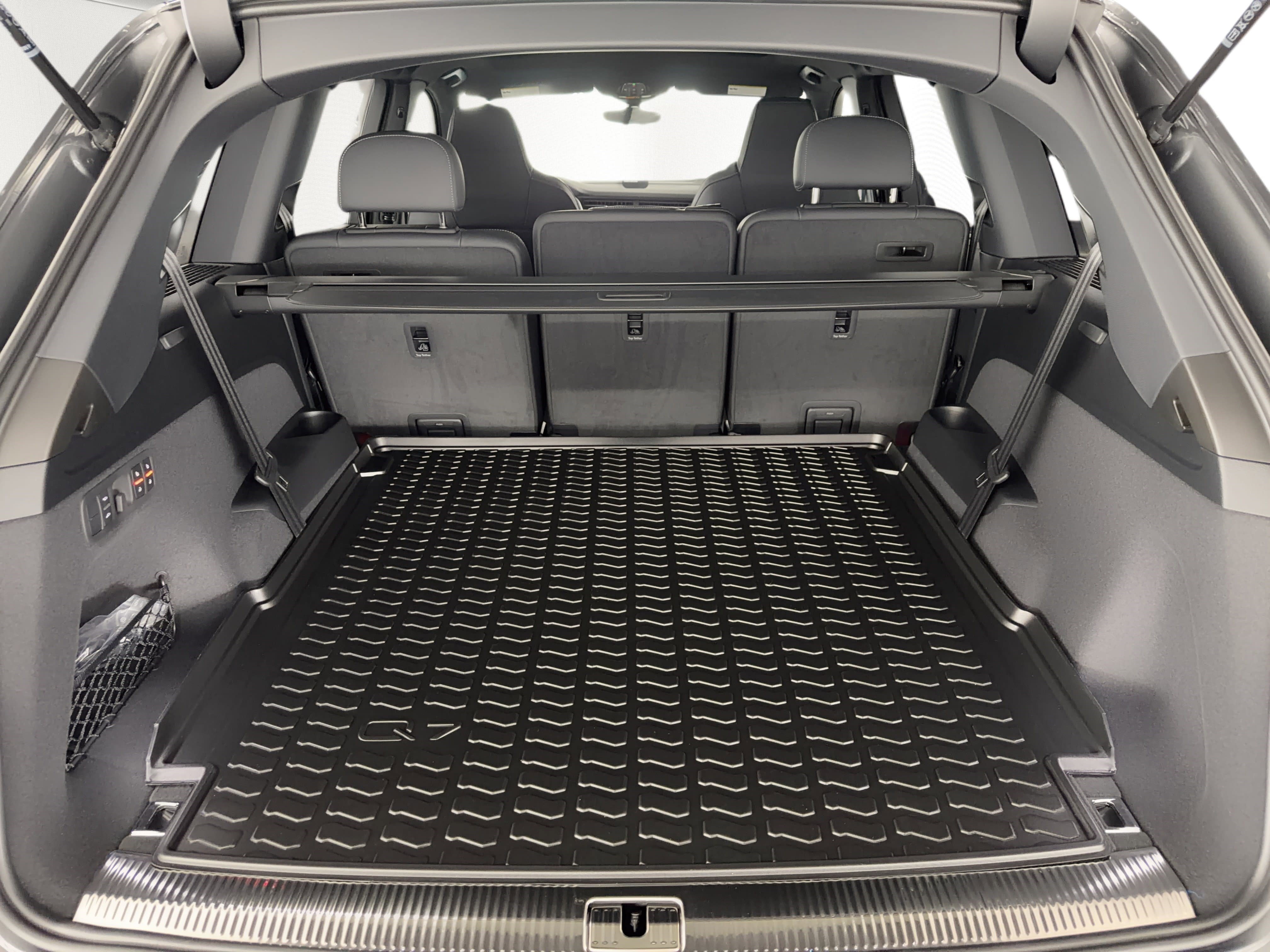 New 2026 Audi SQ7 Premium Plus AWD/4WD image 13