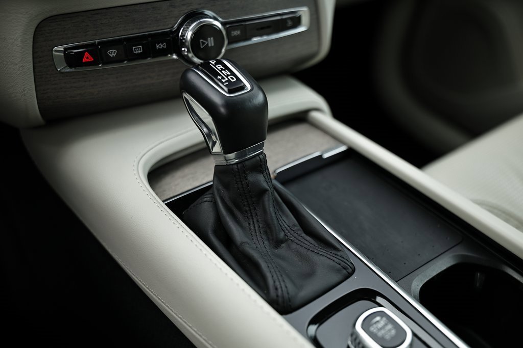 Used 2022 Volvo XC90 T6 Inscription w/ Advanced Package image 38