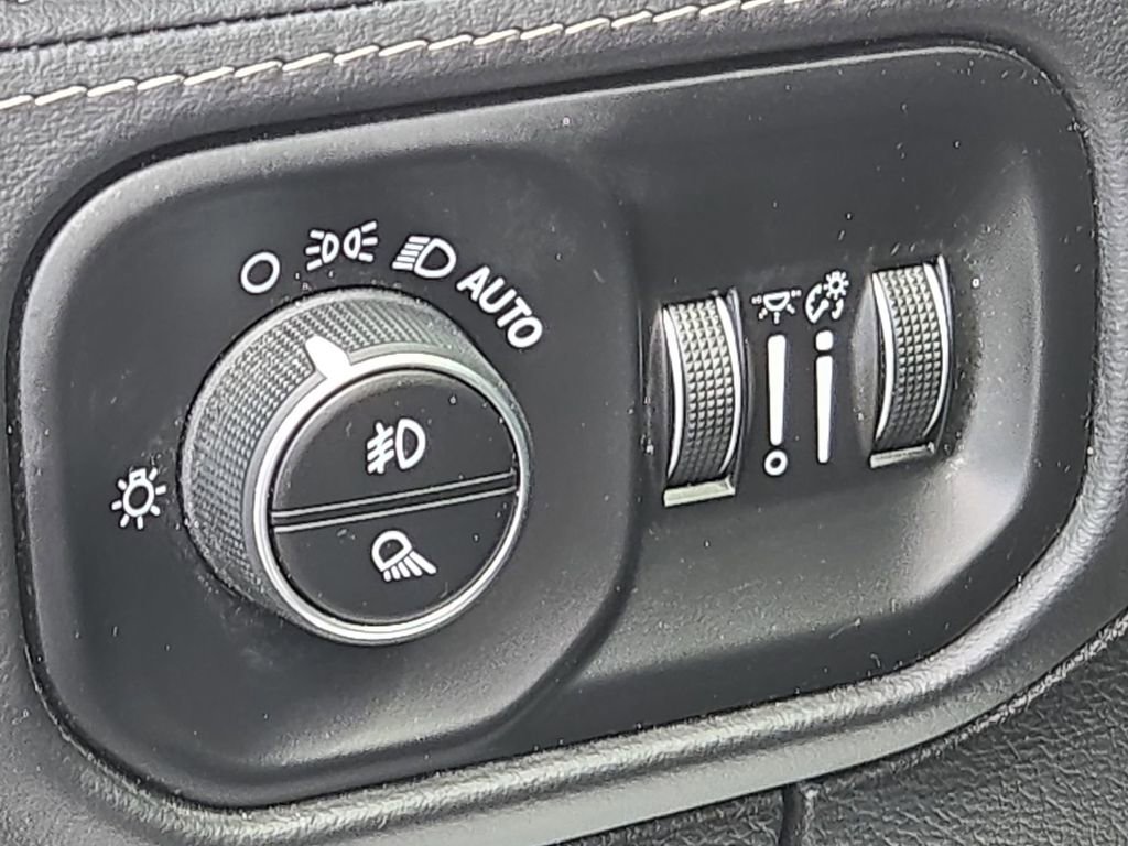 Used 2020 RAM 1500 Limited image 31