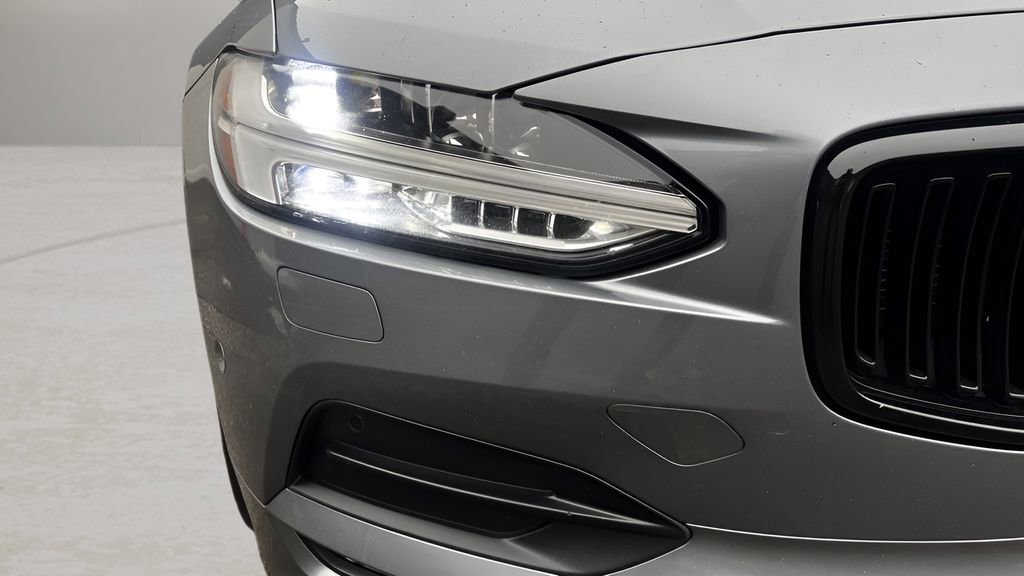Used 2017 Volvo S90 T5 Momentum w/ Vision Package image 31