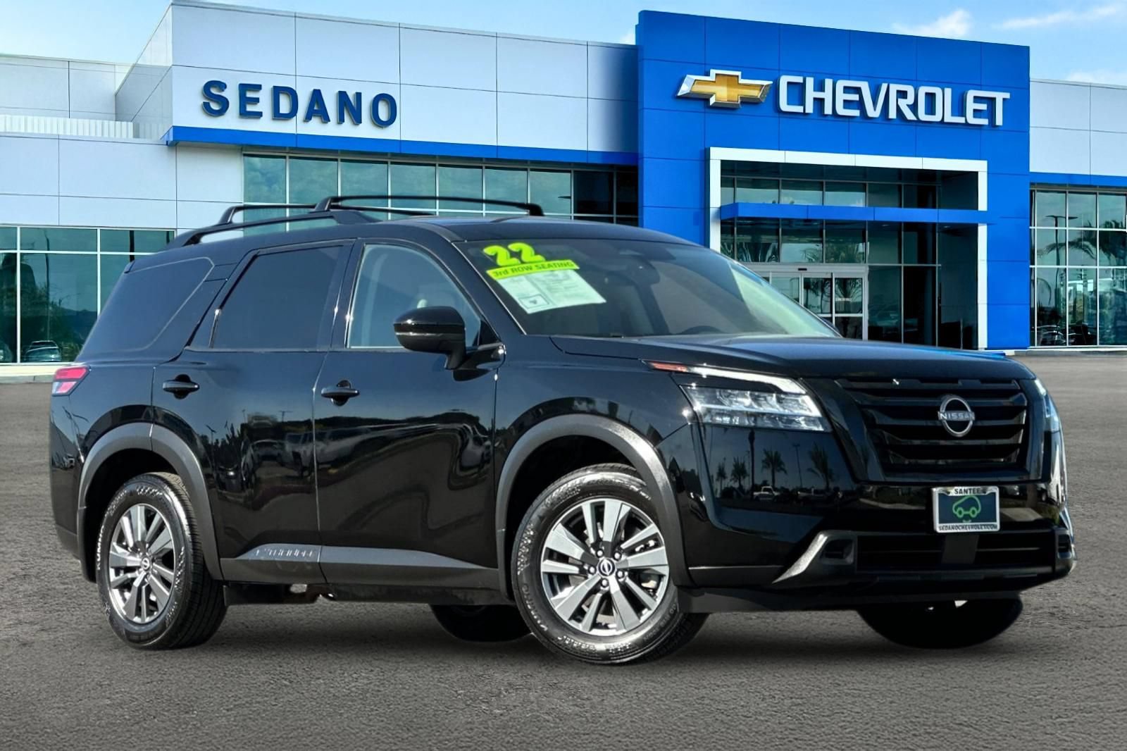 Used 2022 Nissan Pathfinder SV w/ SV Black Package FWD image 2