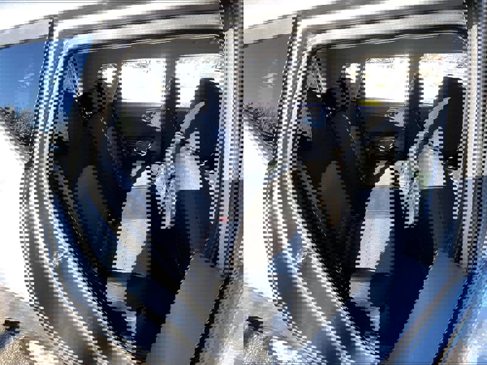 Used 2023 Kia Soul LX w/ LX Technology Package image 16