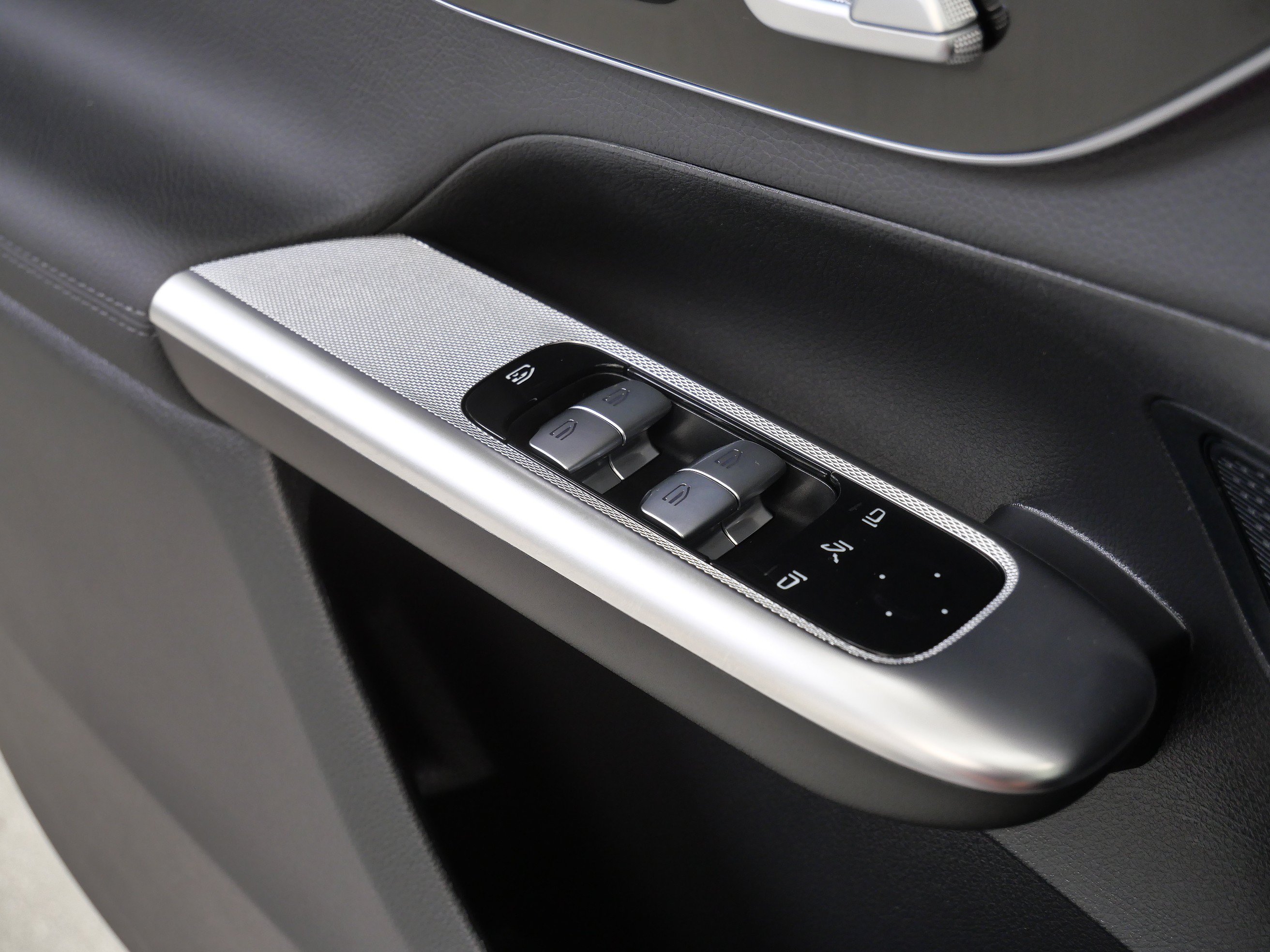 Certified 2026 Mercedes-Benz GLC 300 4MATIC image 31
