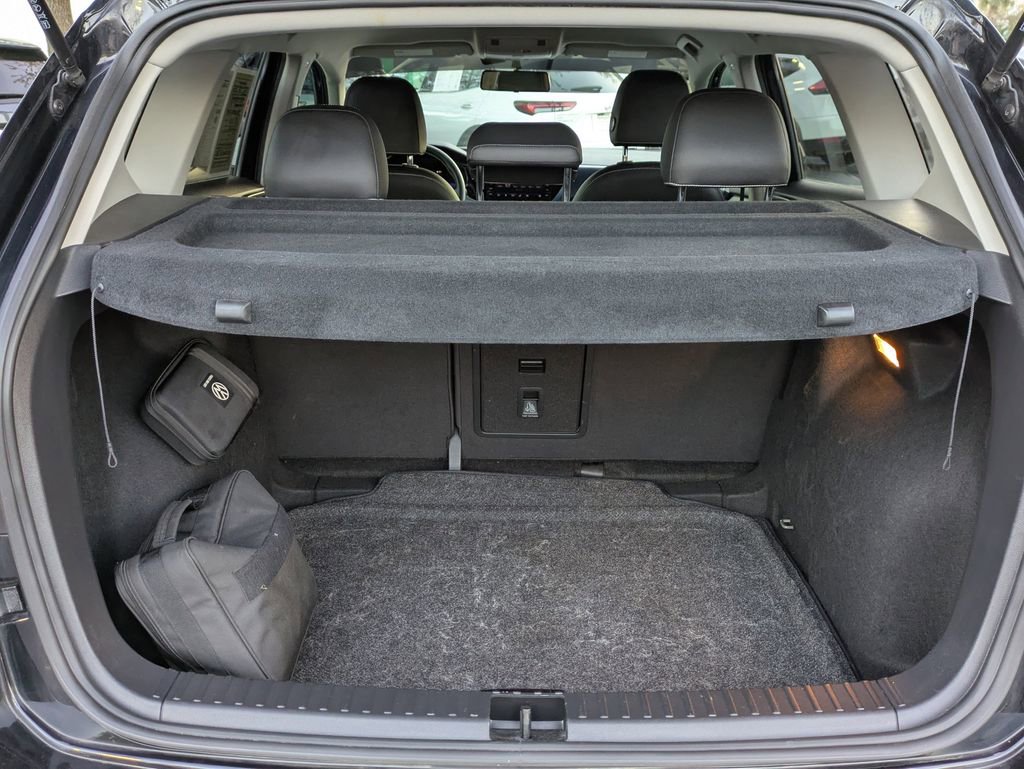 Used 2022 Volkswagen Taos SE image 13