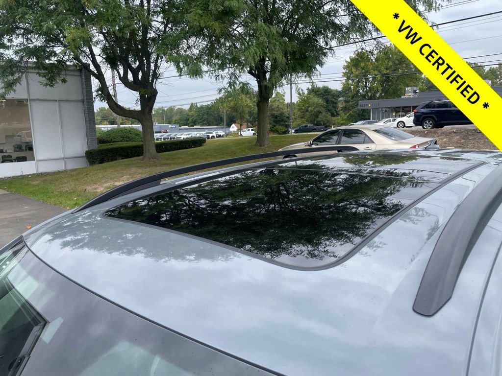 Certified 2025 Volkswagen Atlas Peak Edition SE AWD/4WD image 15
