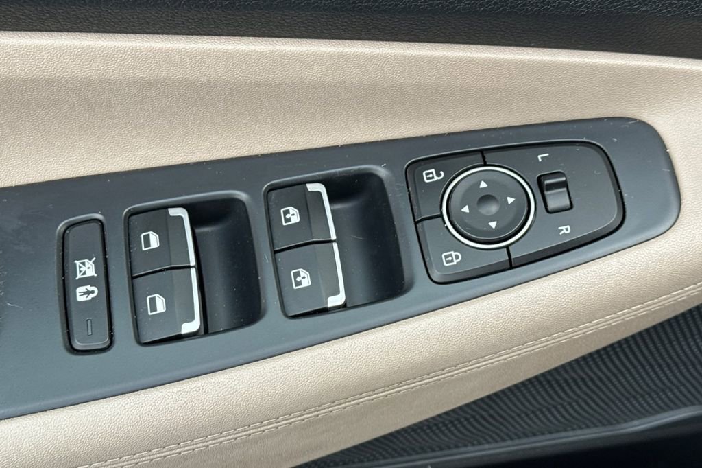 Used 2020 Hyundai Santa Fe SEL image 15