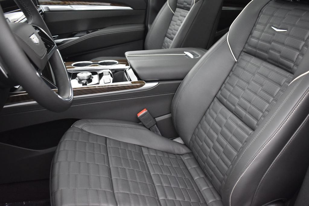 Certified 2026 Cadillac Escalade ESV Platinum Sport w/ LPO, ONYX Package AWD/4WD image 12