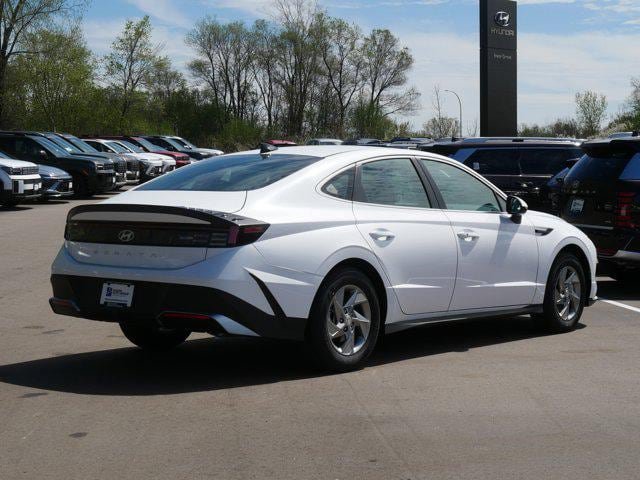 New 2026 Hyundai Sonata SE FWD image 3