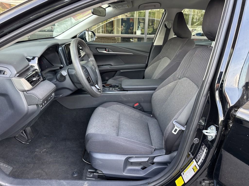 Used 2025 Toyota Camry LE FWD image 21