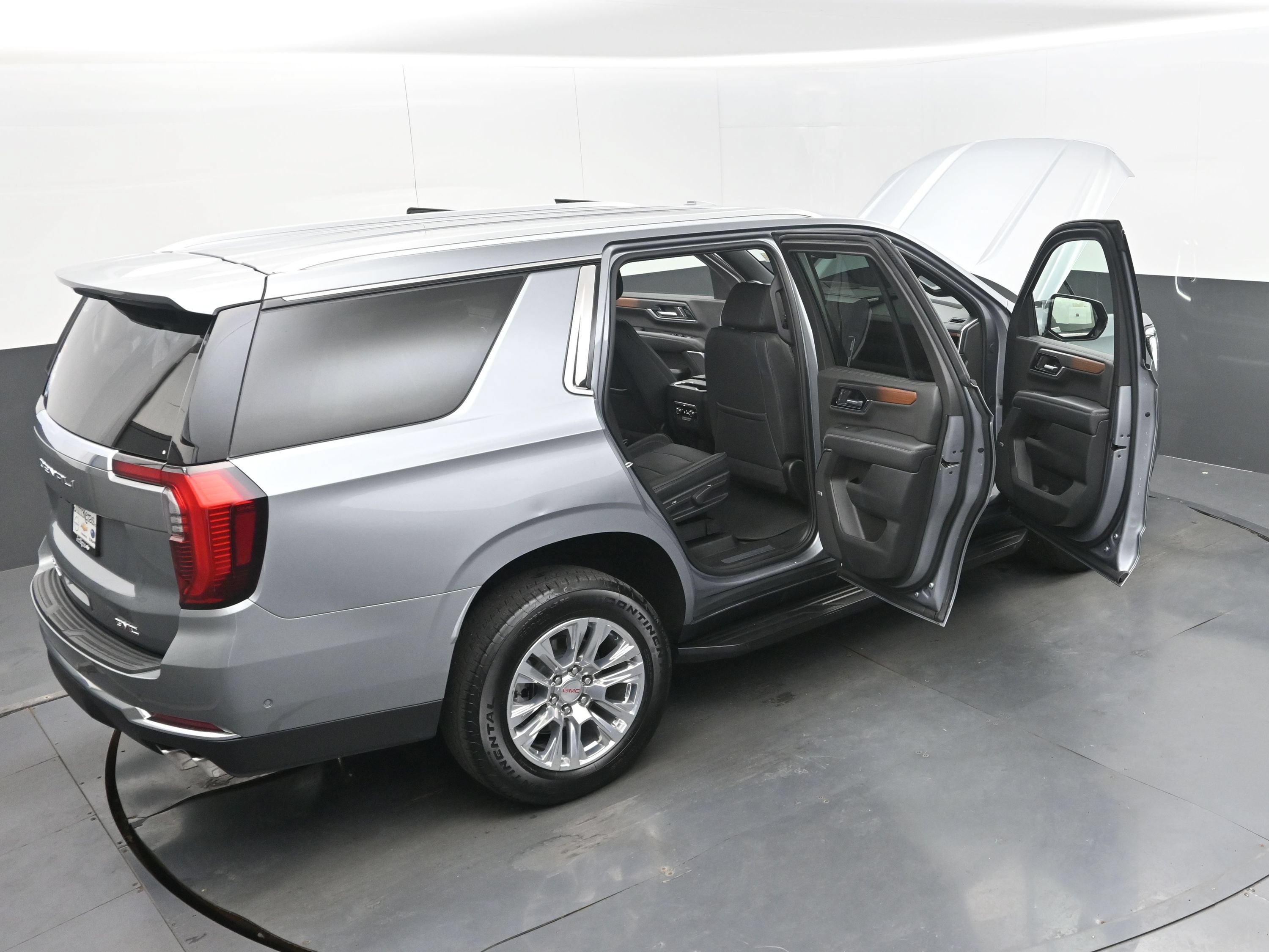 Used 2025 GMC Yukon Denali RWD image 51