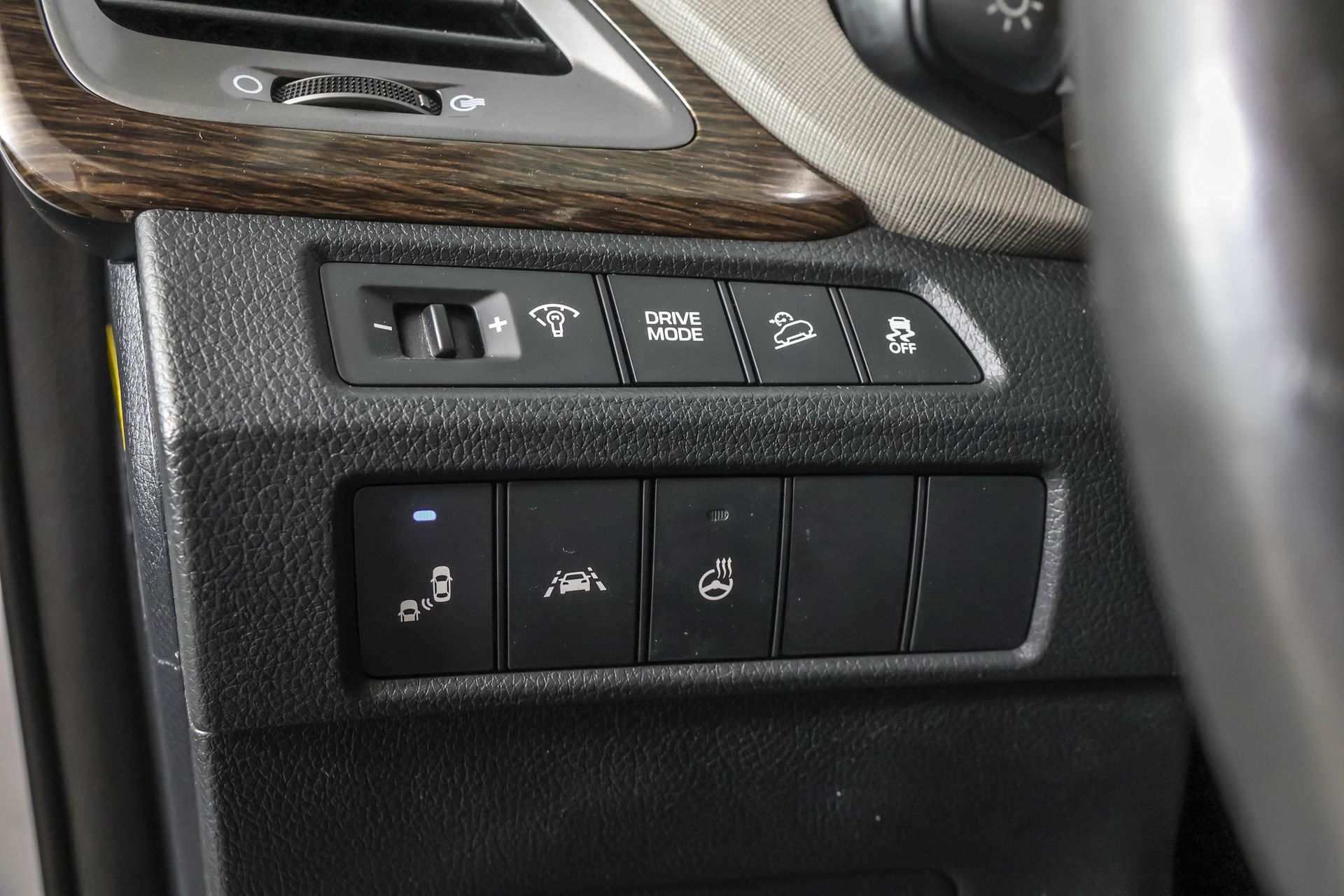 Used 2017 Hyundai Santa Fe Sport w/ 2.0T Ultimate Tech Package 05 image 27