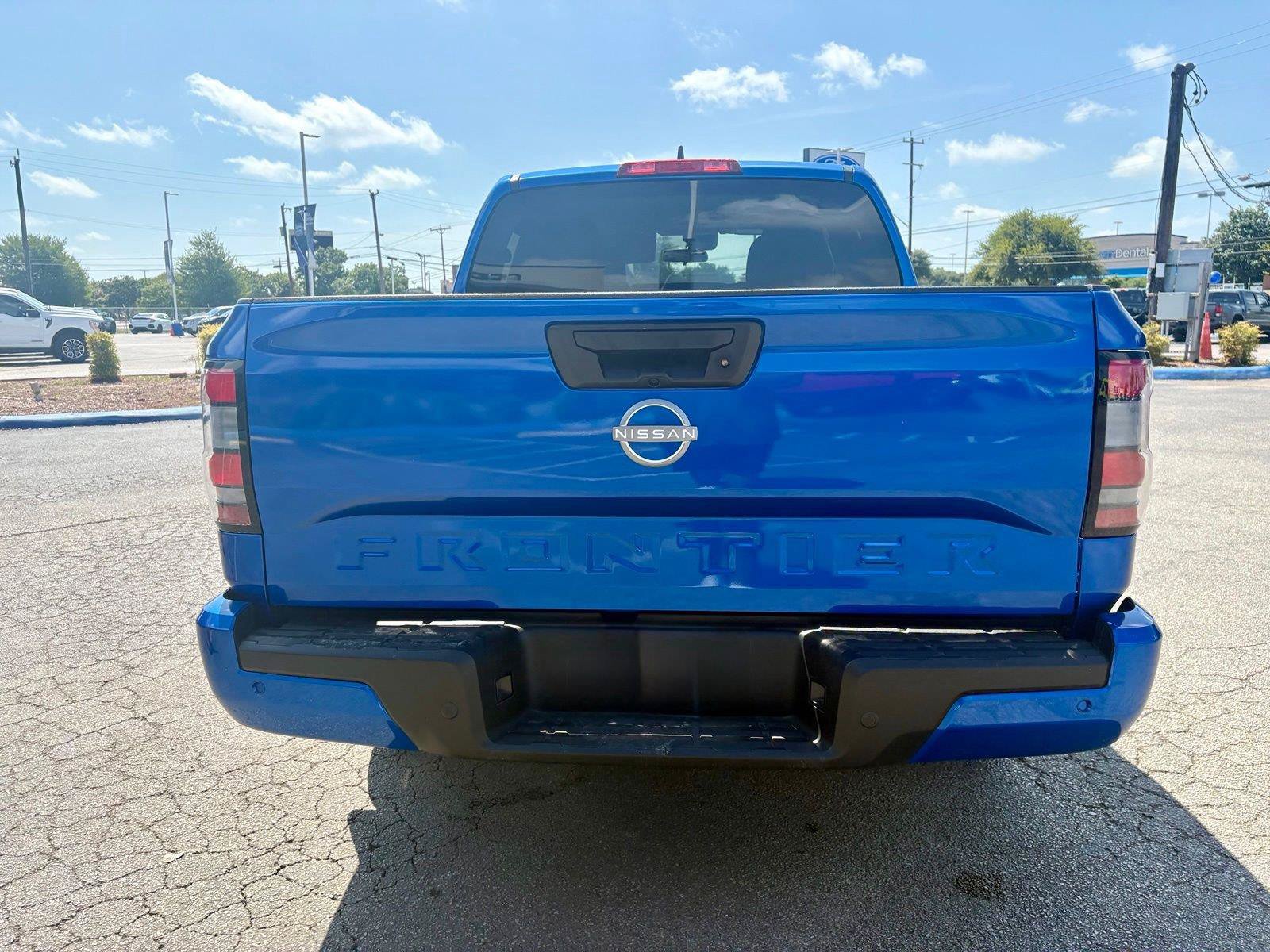 Used 2025 Nissan Frontier SV RWD image 4