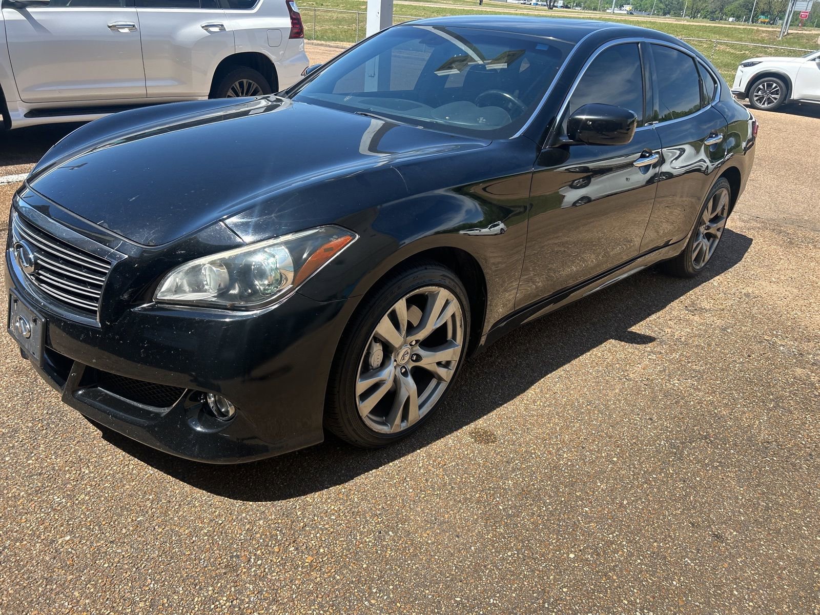 Used 2013 INFINITI M37 x w/ Premium Pkg image 1