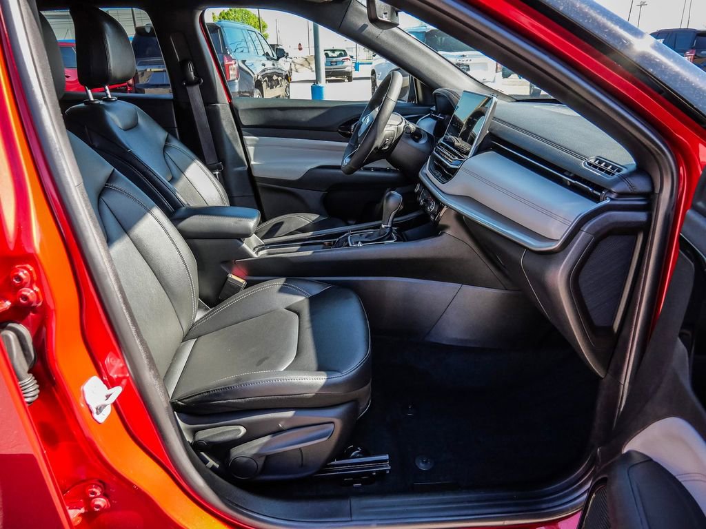 Used 2025 Jeep Compass Limited image 14