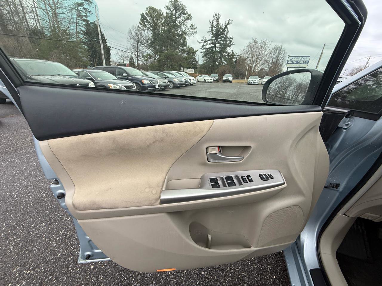 Used 2013 Toyota Prius V Three FWD image 12