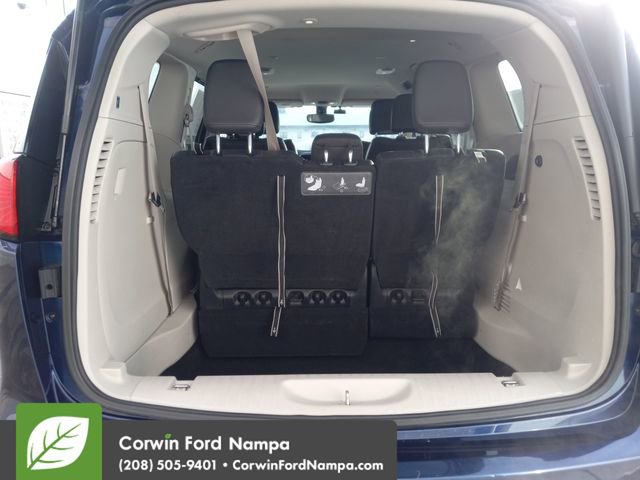 Used 2020 Chrysler Pacifica Touring-L image 27