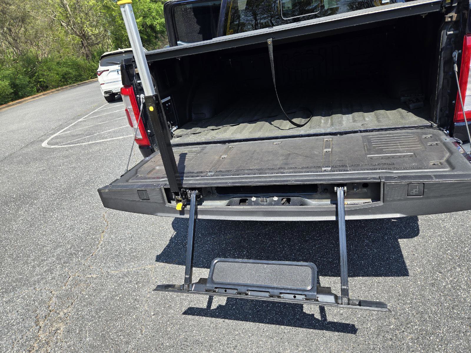 Used 2022 Ford F150 Limited image 24