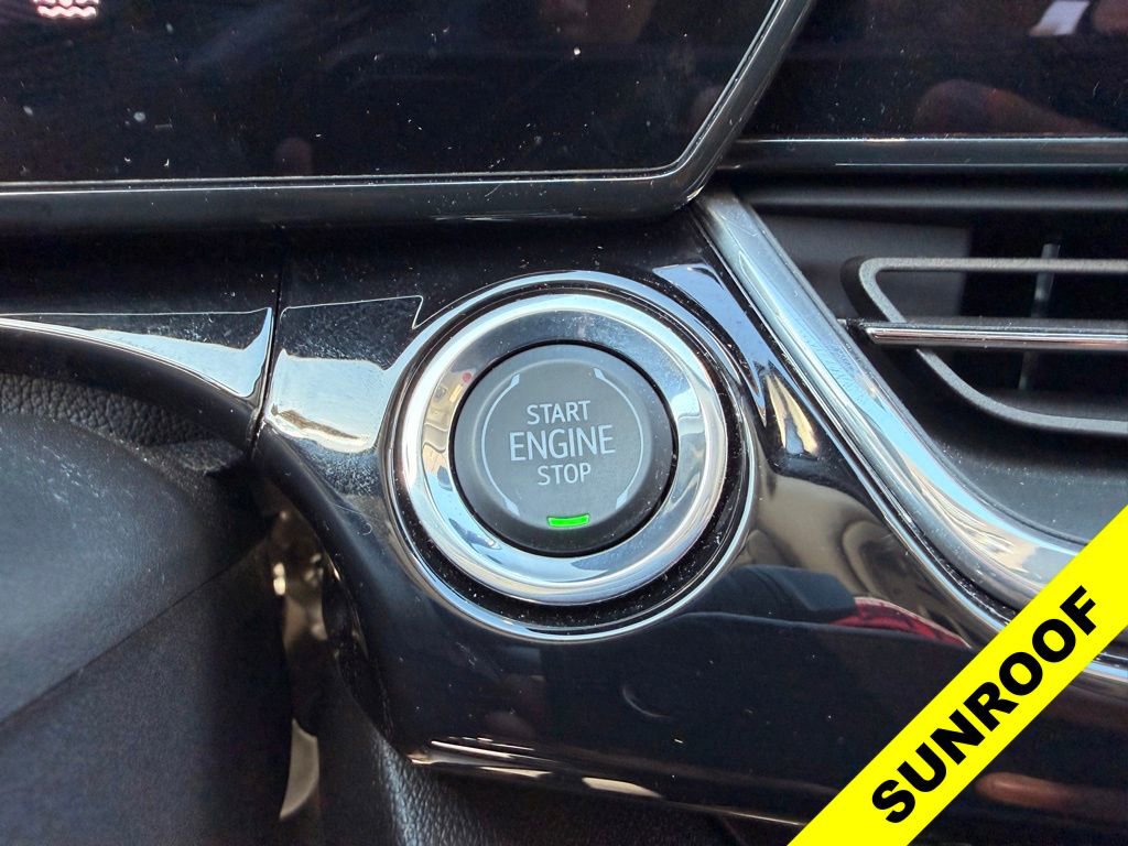 Used 2024 Chevrolet Trax ACTIV w/ Sunroof Package image 19