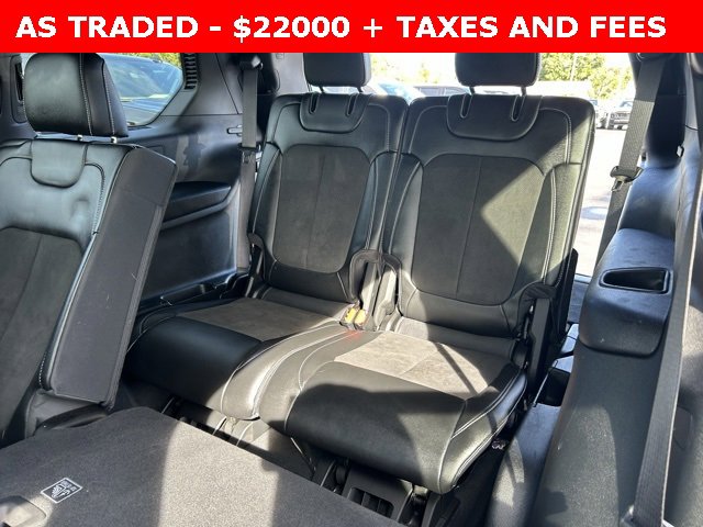 Used 2023 Jeep Grand Cherokee L Laredo image 16