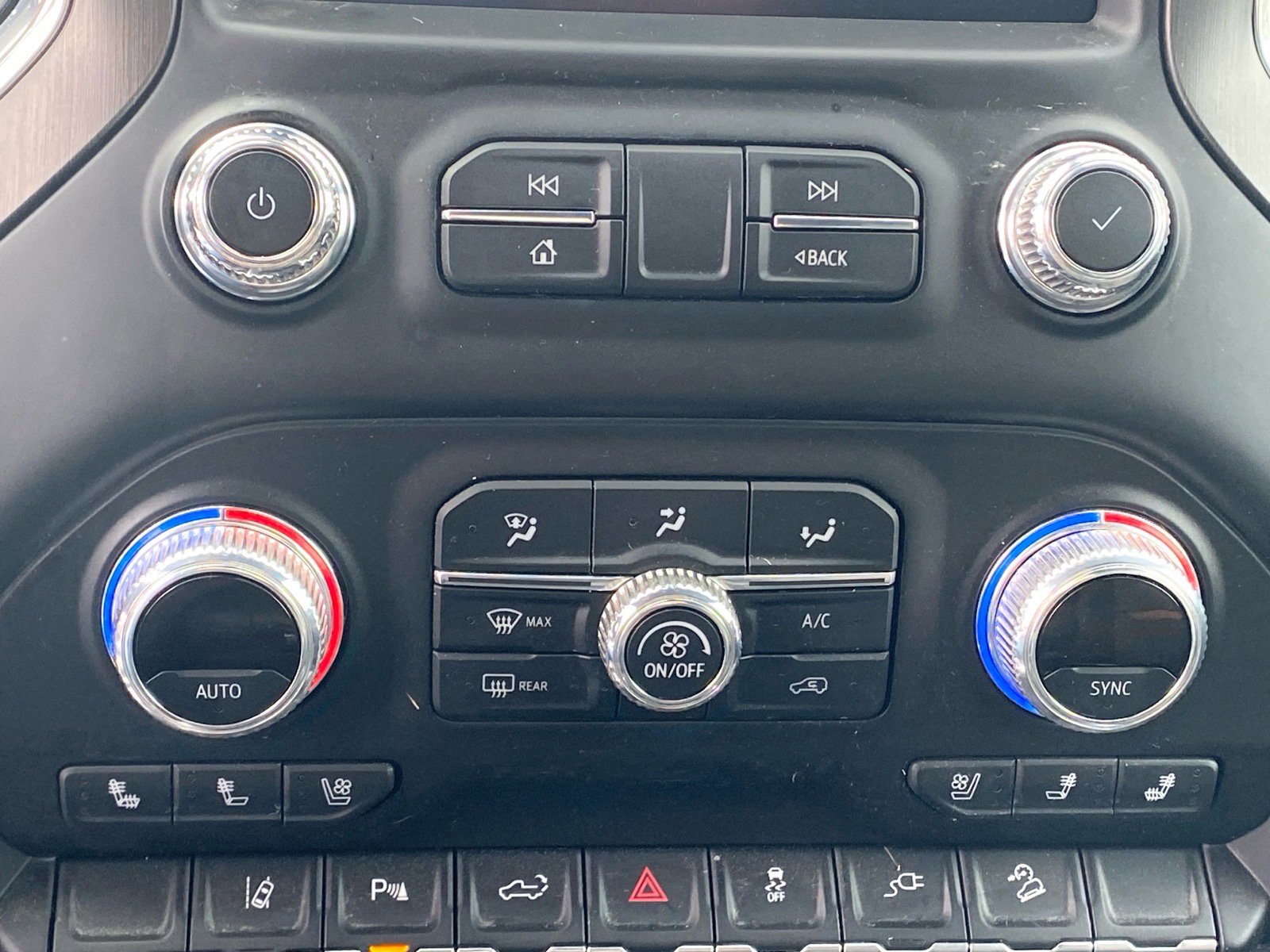 Used 2022 GMC Sierra 2500 AT4 w/ AT4 Premium Plus Package image 12