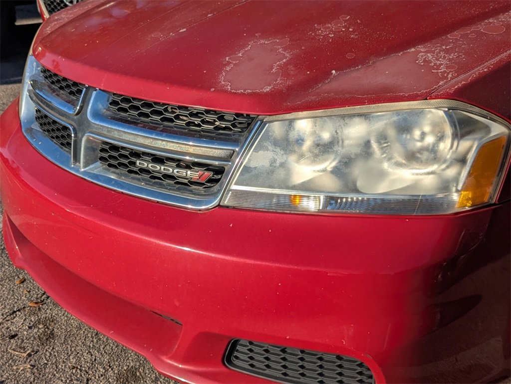 Used 2013 Dodge Avenger SE image 4