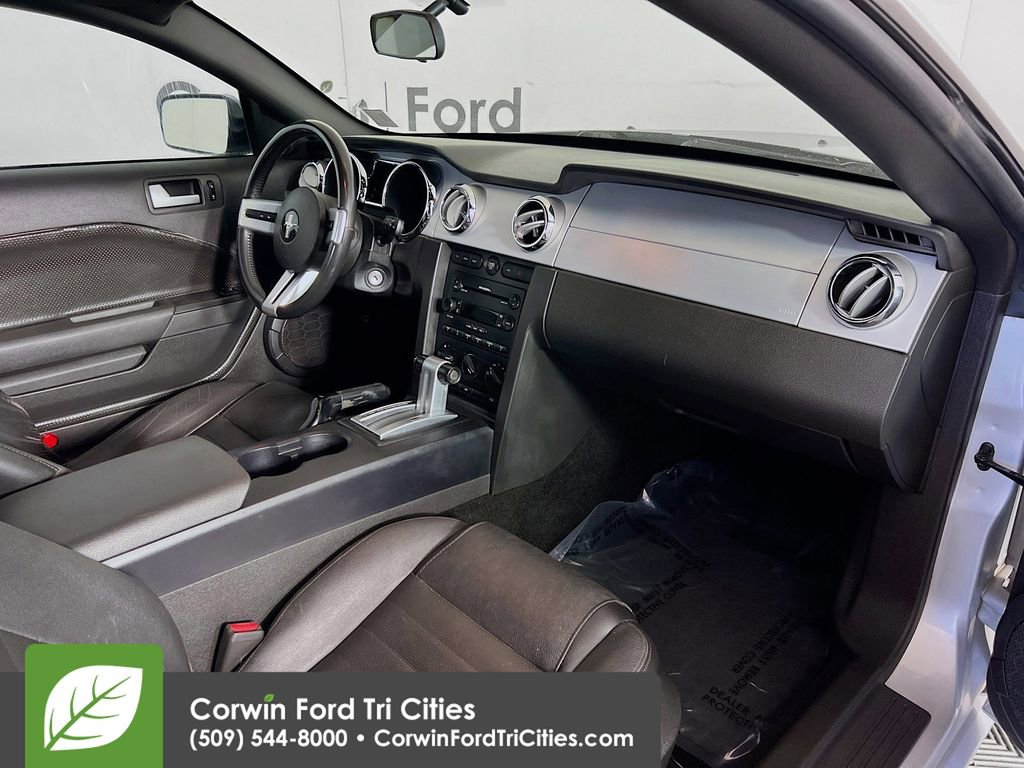 Used 2006 Ford Mustang GT Premium RWD image 25
