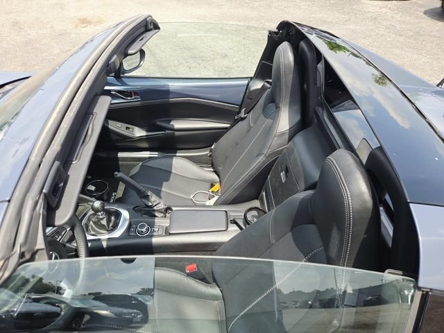 Used 2021 MAZDA MX-5 Miata RF Grand Touring RWD image 10