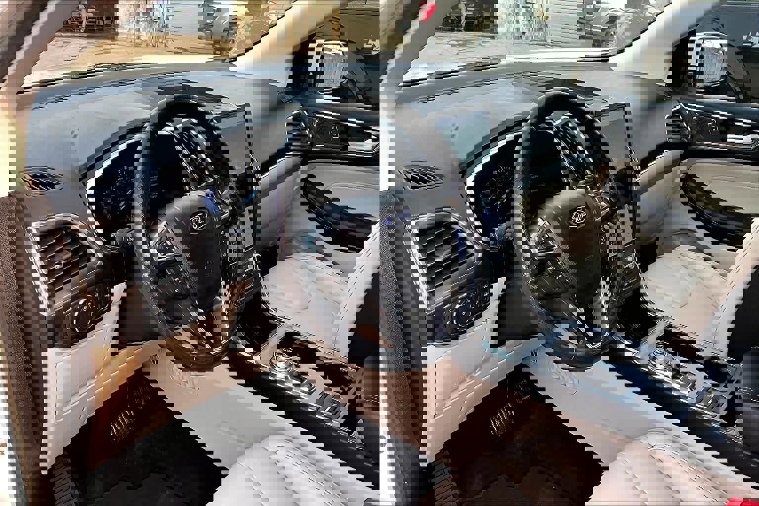 Used 2021 Ford Edge Titanium FWD image 18