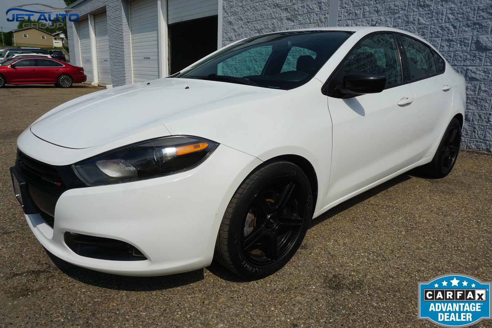 Used 2015 Dodge Dart SXT w/ Sun/Sound Group FWD image 3