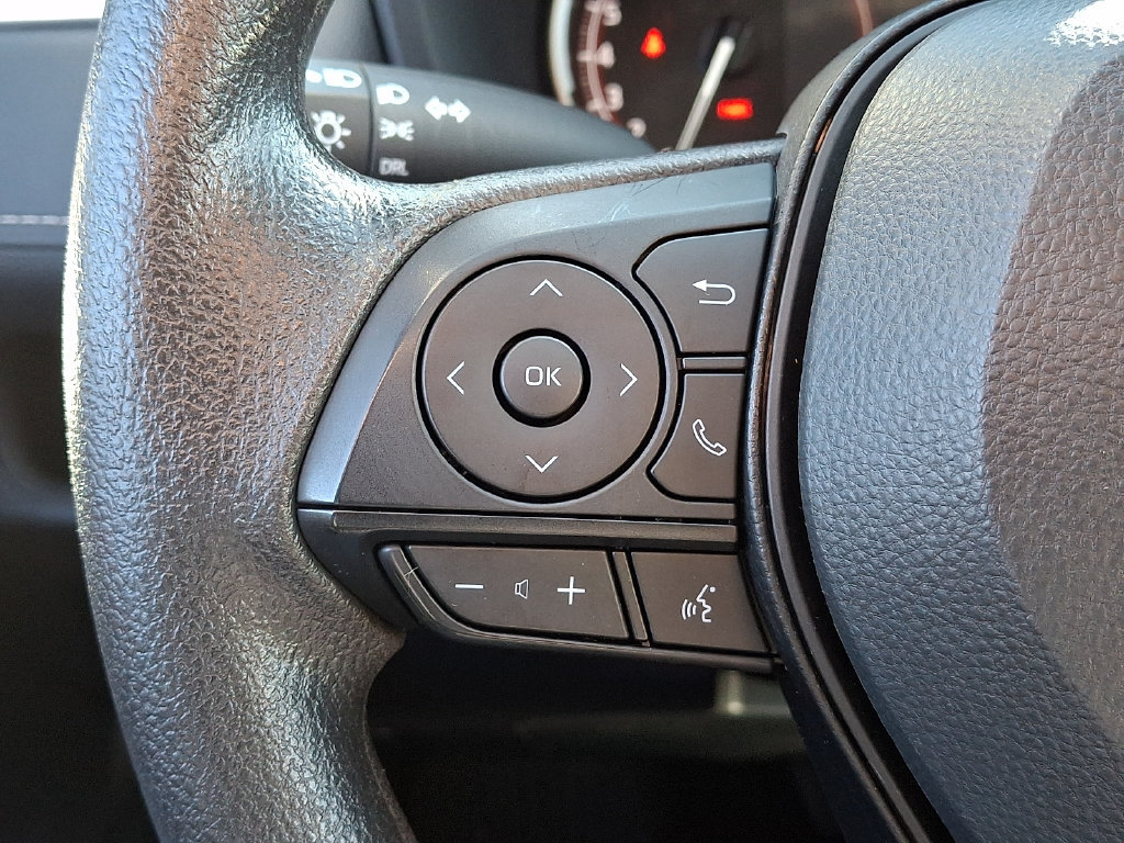 Used 2025 Toyota RAV4 LE AWD/4WD image 23