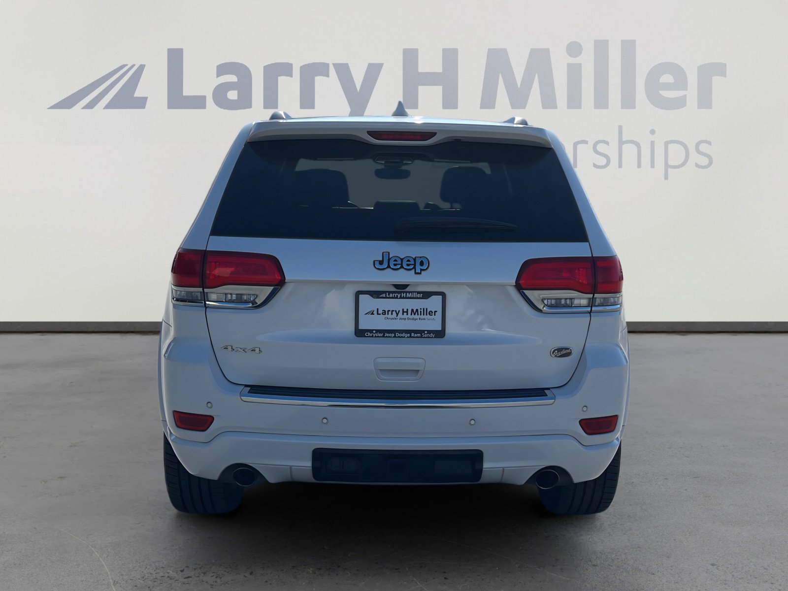 Used 2018 Jeep Grand Cherokee Overland image 4