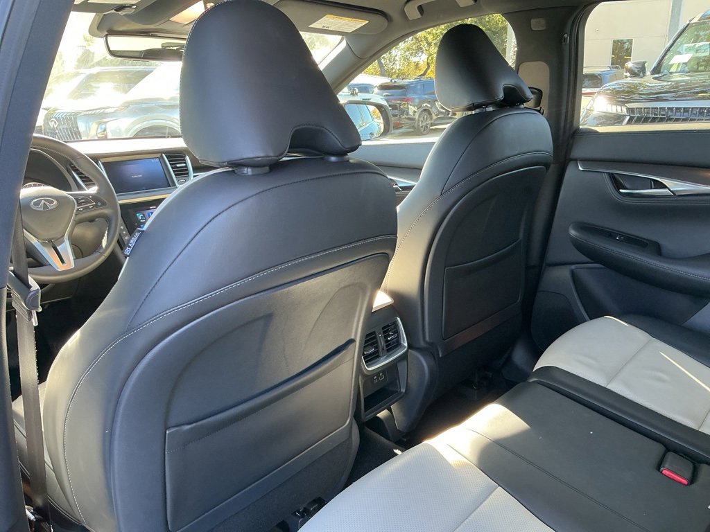 Certified 2025 INFINITI QX55 Luxe w/ Cargo Package image 28