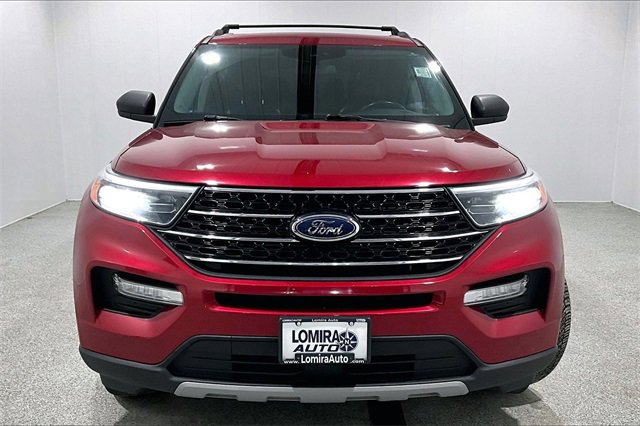 Used 2021 Ford Explorer XLT image 2