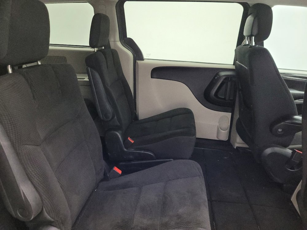 Used 2018 Dodge Grand Caravan SE w/ UConnect Hands-Free Group image 19