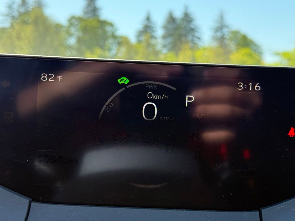 Used 2024 Toyota Prius Limited w/ Limited Premium Package FWD image 10