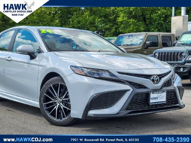Used 2024 Toyota Camry SE FWD image 2